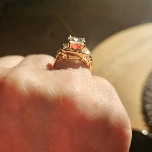 Elegant Gold and Silver Women's Ring - Picture 14 of 14